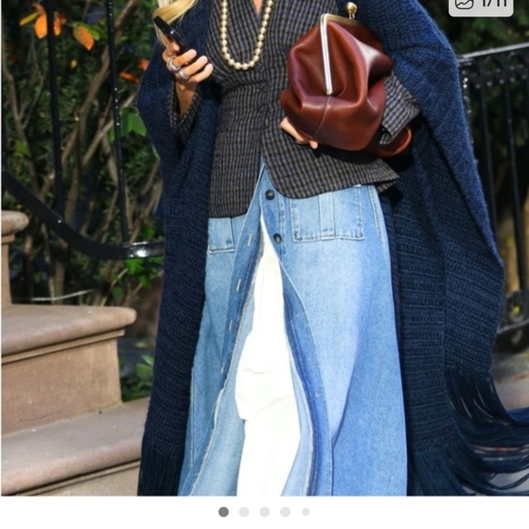 Elegant Red Leather Clutch - Picture 3 of 3